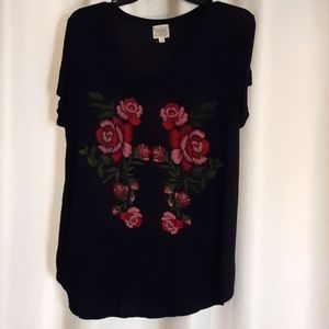 Womans XL t shirt short sleeve Dirtee Landry black with red an pink rose design